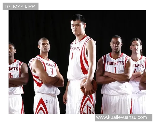 姚明与篮球传奇们的珍贵合照记录了辉煌岁月与友谊的永恒瞬间