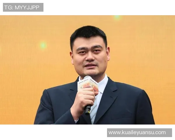 姚明走路边的风景与思考：巨人心中的平凡与梦想